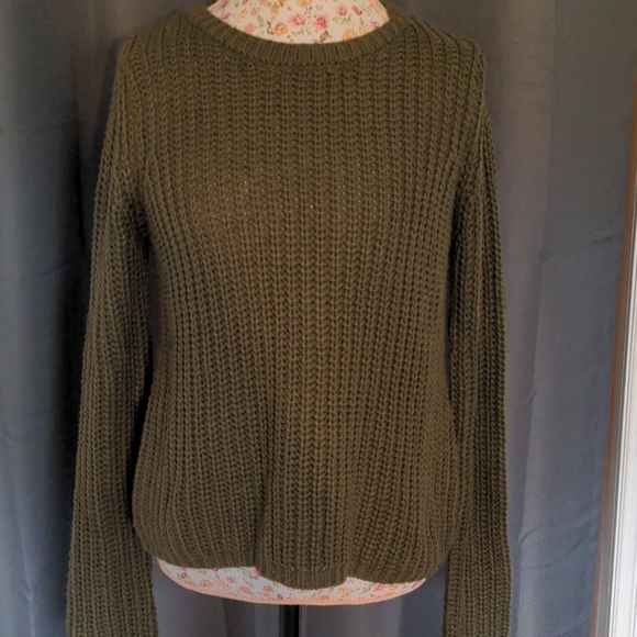 moon and madison Sweaters - Chunky green sweater-tie up back- perfect for fall